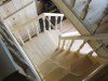 Деревянная межэтажная двухмаршевая лестница из сосны с точёными балясинами